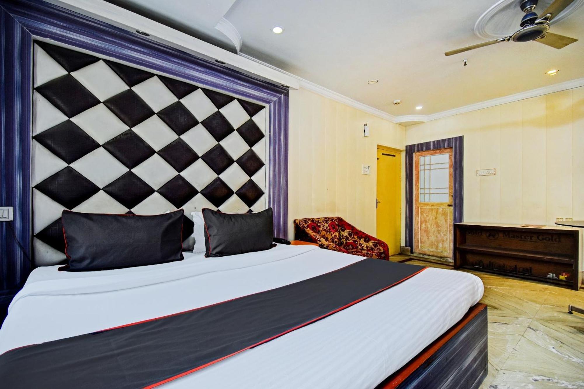 Hotel O Shree Krishna International Kolkata